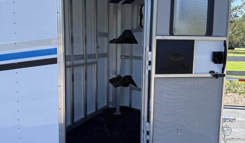 [#9] Three Horse Slant Load Pull Type Trailer with Tack and Dressing Room with Extruded Sides full