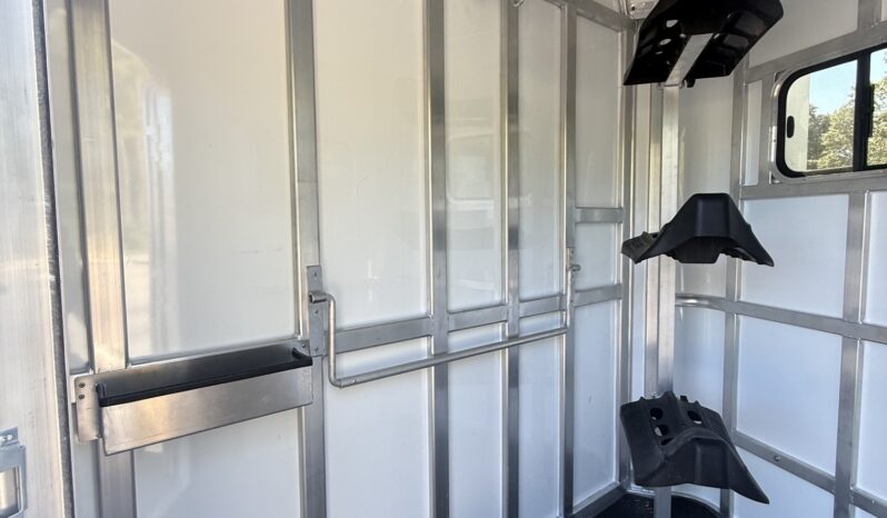 [#9] Three Horse Slant Load Pull Type Trailer with Tack and Dressing Room with Extruded Sides full