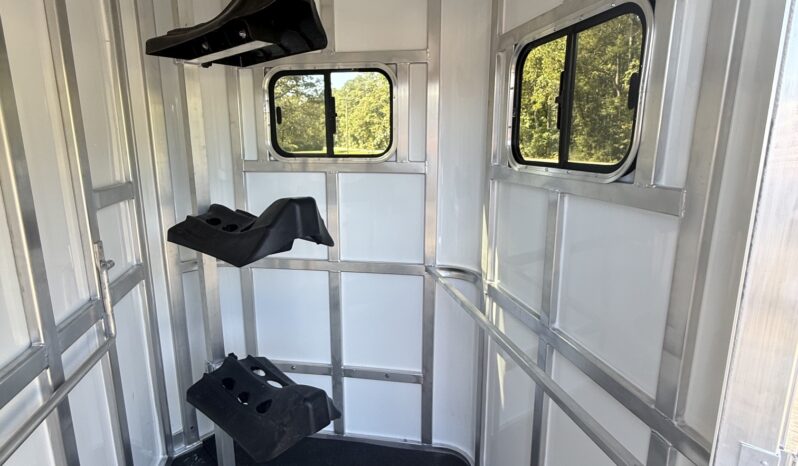 [#9] Three Horse Slant Load Pull Type Trailer with Tack and Dressing Room with Extruded Sides full