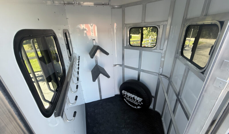 [#3] Two Horse Pull Type Trailer with Dressing Room full