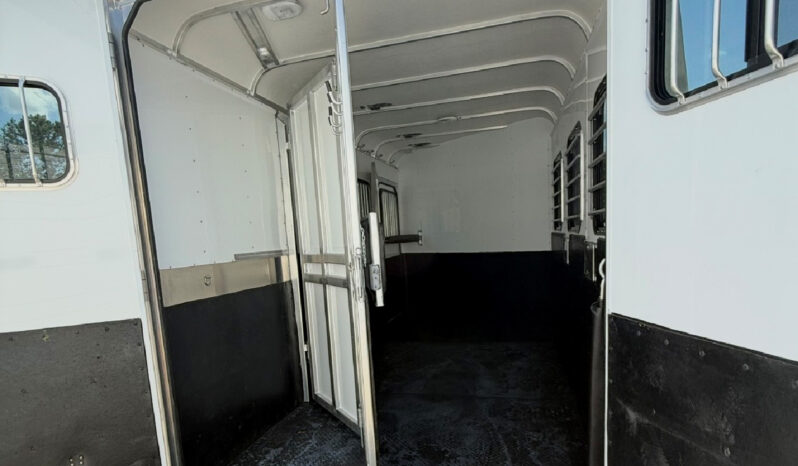 [#9] Three Horse Slant Load Pull Type Trailer with Tack and Dressing Room with Extruded Sides full