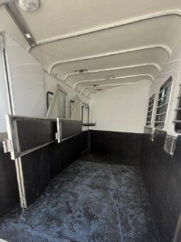 [#9] Three Horse Slant Load Pull Type Trailer with Tack and Dressing Room with Extruded Sides full