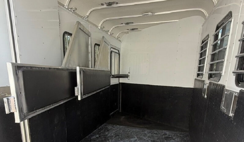 [#9] Three Horse Slant Load Pull Type Trailer with Tack and Dressing Room with Extruded Sides full