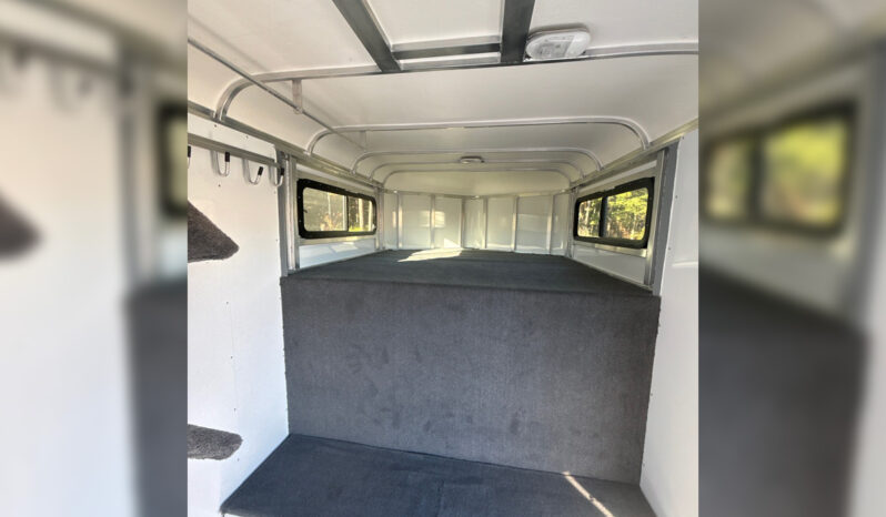 [#11B] Two + 1 Horse Gooseneck Trailer with Side Ramp and Dressing Room full