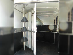 [#16] Three Horse Slant Load Gooseneck Trailer with Tack and Dressing Area with Extruded Sides