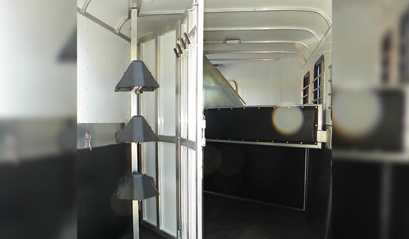 [#16] Three Horse Slant Load Gooseneck Trailer with Tack and Dressing Area with Extruded Sides full