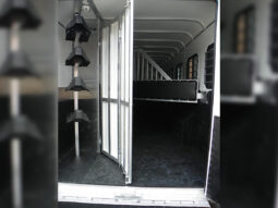 [#19] Six Horse Slant Load Gooseneck with Tack and Dressing Area with Extruded Sides