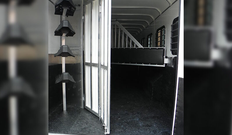 [#19] Six Horse Slant Load Gooseneck with Tack and Dressing Area with Extruded Sides full