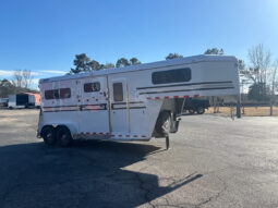 [#11A] Two Horse Gooseneck Trailer with Side Ramp and Dressing Room