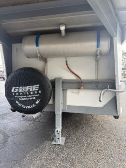 Used 2000 GORE White Aluminum Deluxe Thoroughbred 2 Horse Gooseneck Trailer with 4′ Dressing Room full