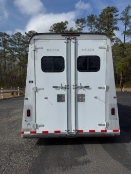 Used 2000 GORE White Aluminum Deluxe Thoroughbred 2 Horse Gooseneck Trailer with 4′ Dressing Room full