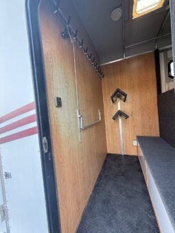 Used 2000 GORE White Aluminum Deluxe Thoroughbred 2 Horse Gooseneck Trailer with 4′ Dressing Room